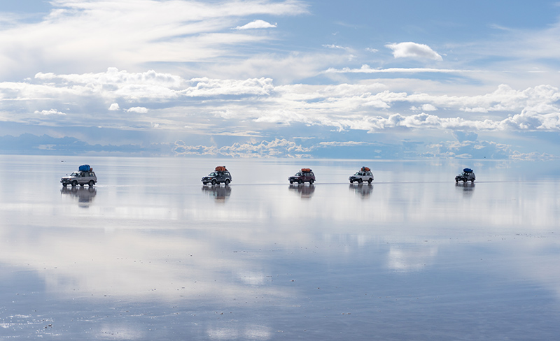 uyuni-explore-bolivia-travel-salar-mirror