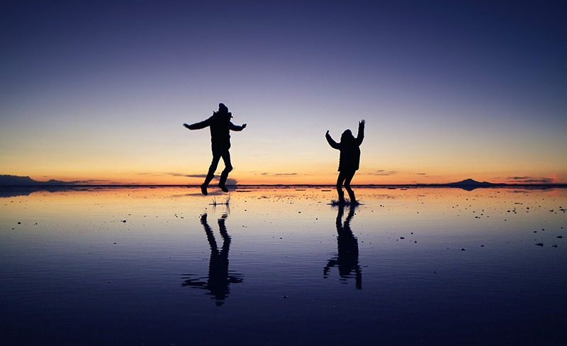 uyuni-explore-bolivia-travel-salar-sunset